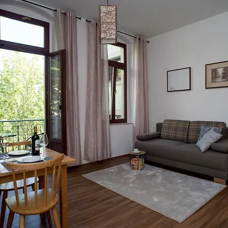 Appartement Stilvolle 1-raum-wohnung Zentral, Ruhig Gelegen *